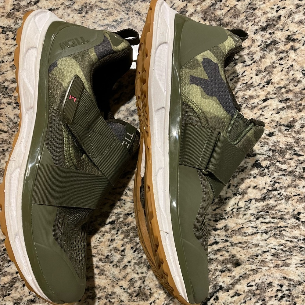 Size 10.5 Tiem studio cycle shoes